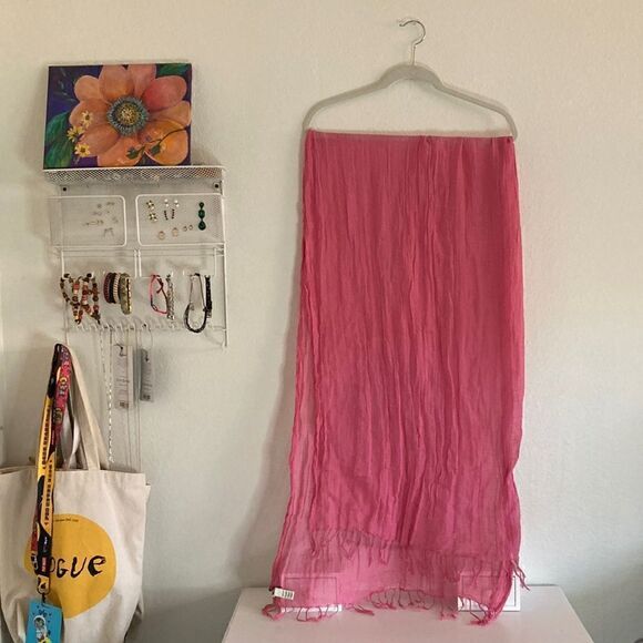 Abercrombie Tissue Weight Pink Scarf - Picture 1 of 6